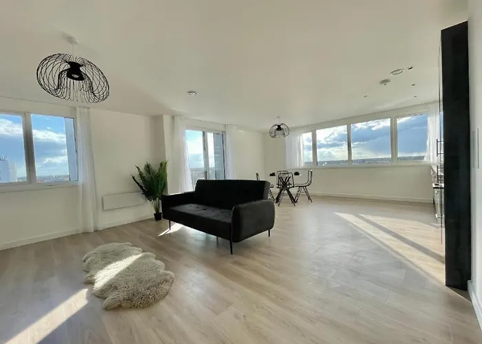 Bayard Plaza Penthouse Apartments