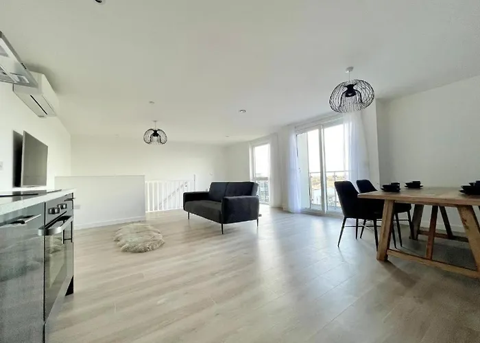 Bayard Plaza Penthouse Apartments